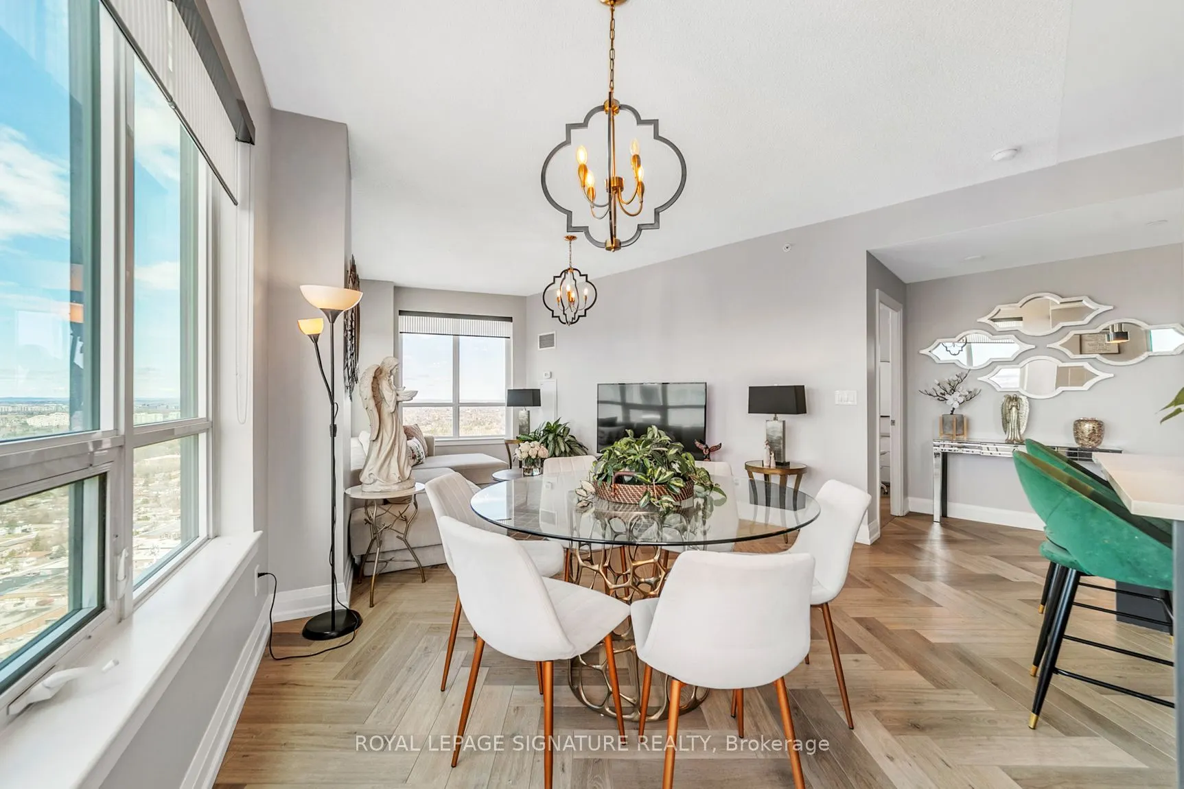 7161 Yonge Street, #Ph316