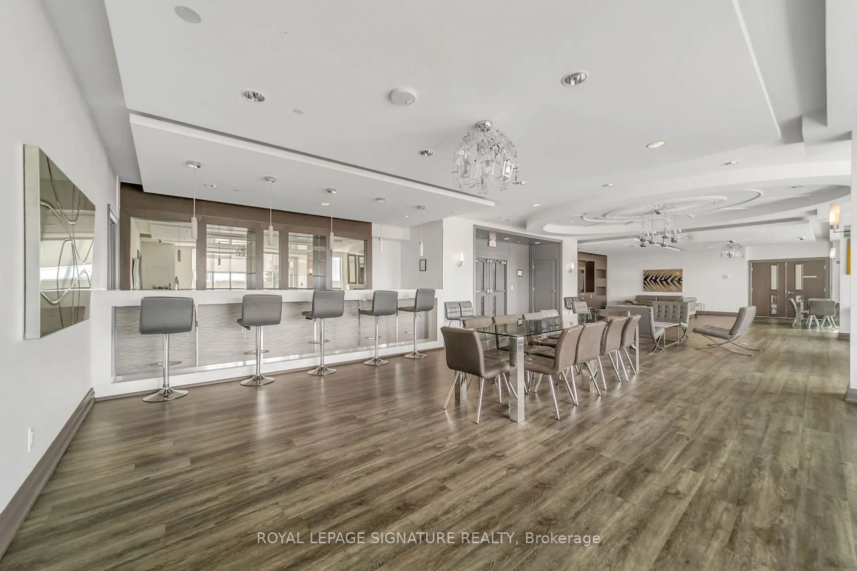 7161 Yonge Street, #Ph316