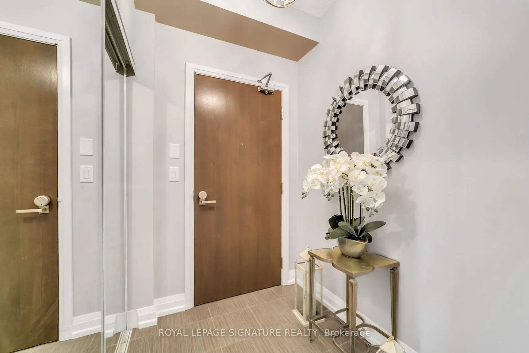 7161 Yonge Street, #Ph316