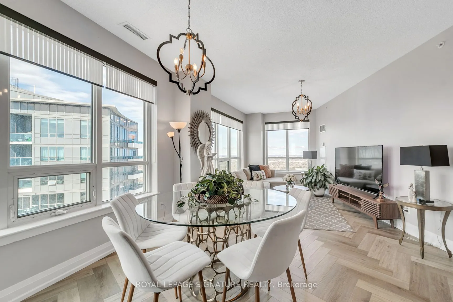 7161 Yonge Street, #Ph316
