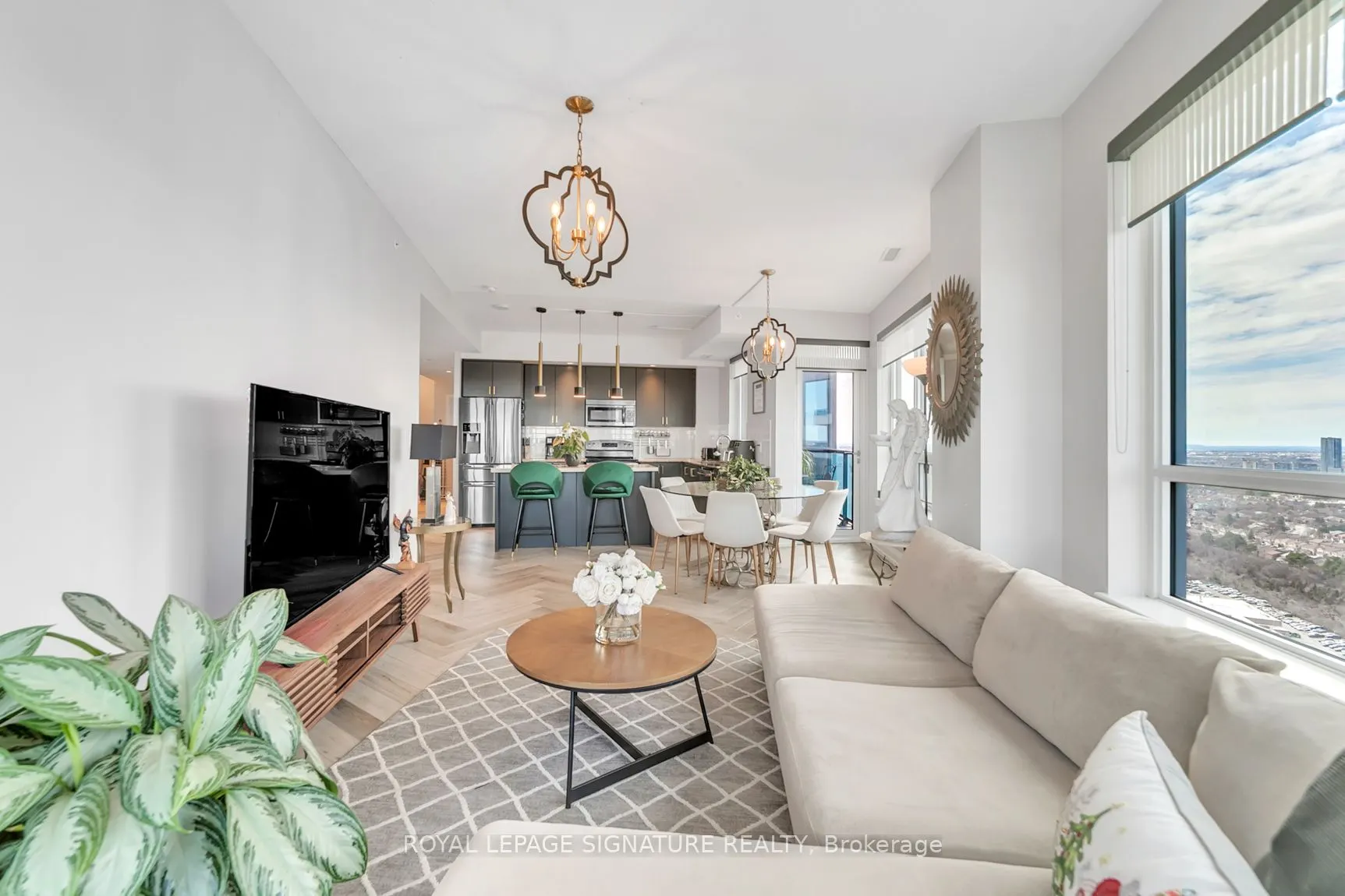 7161 Yonge Street, #Ph316
