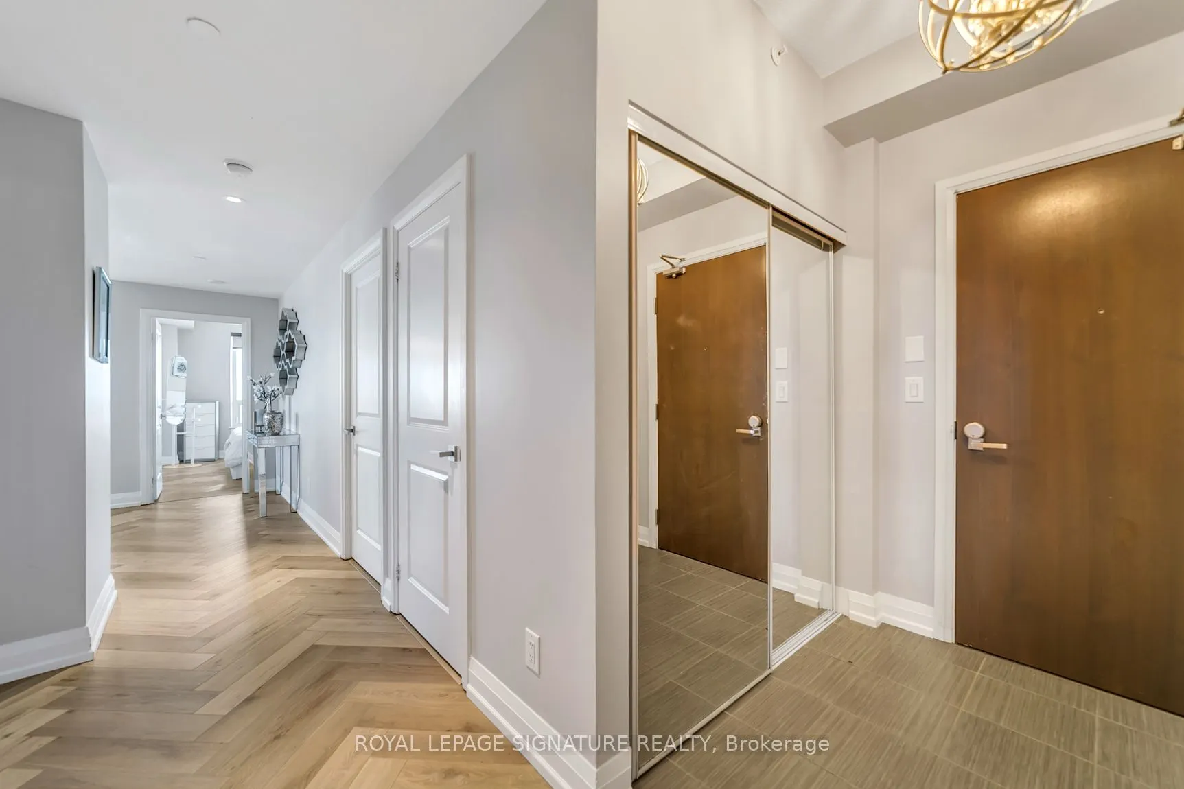 7161 Yonge Street, #Ph316
