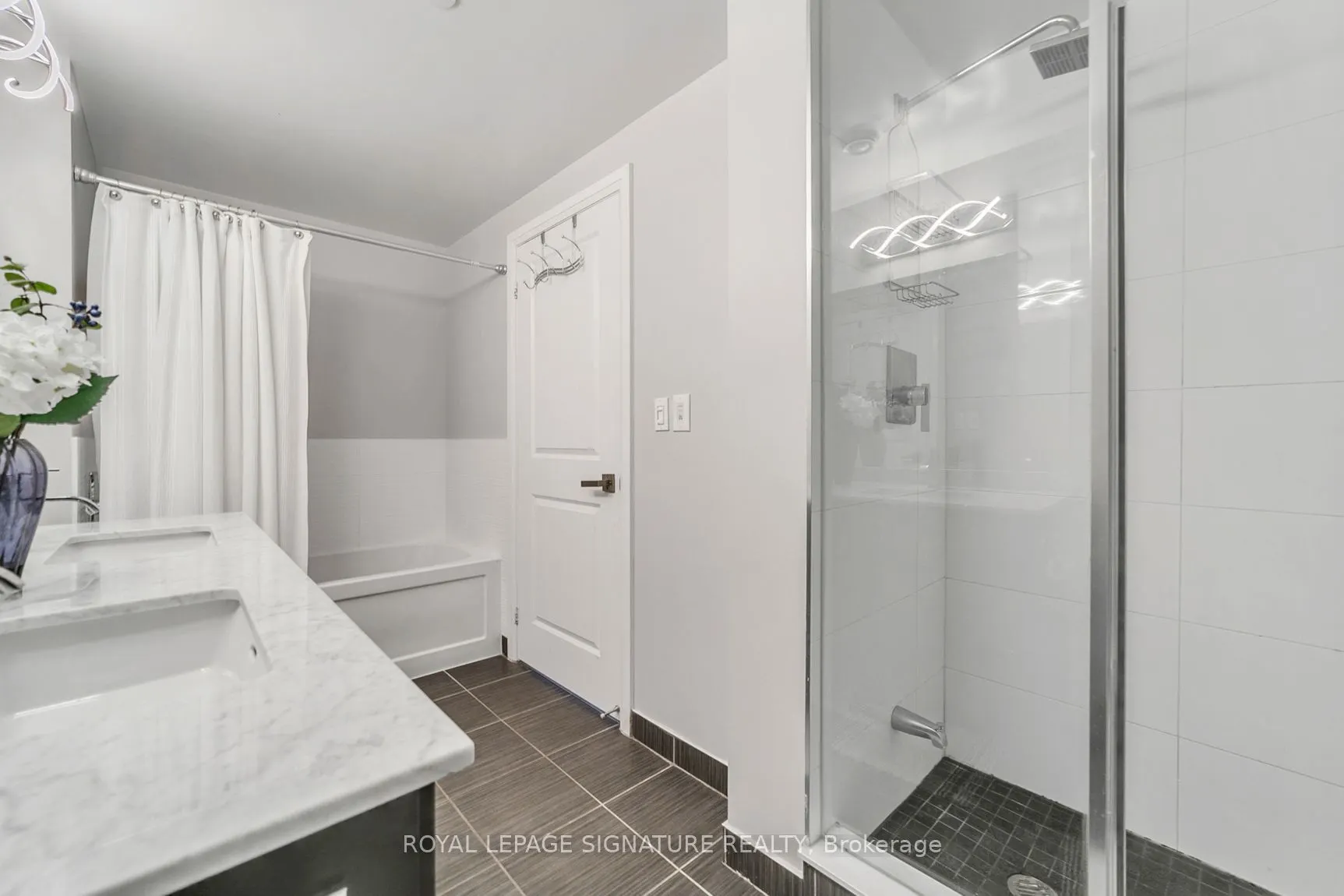 7161 Yonge Street, #Ph316