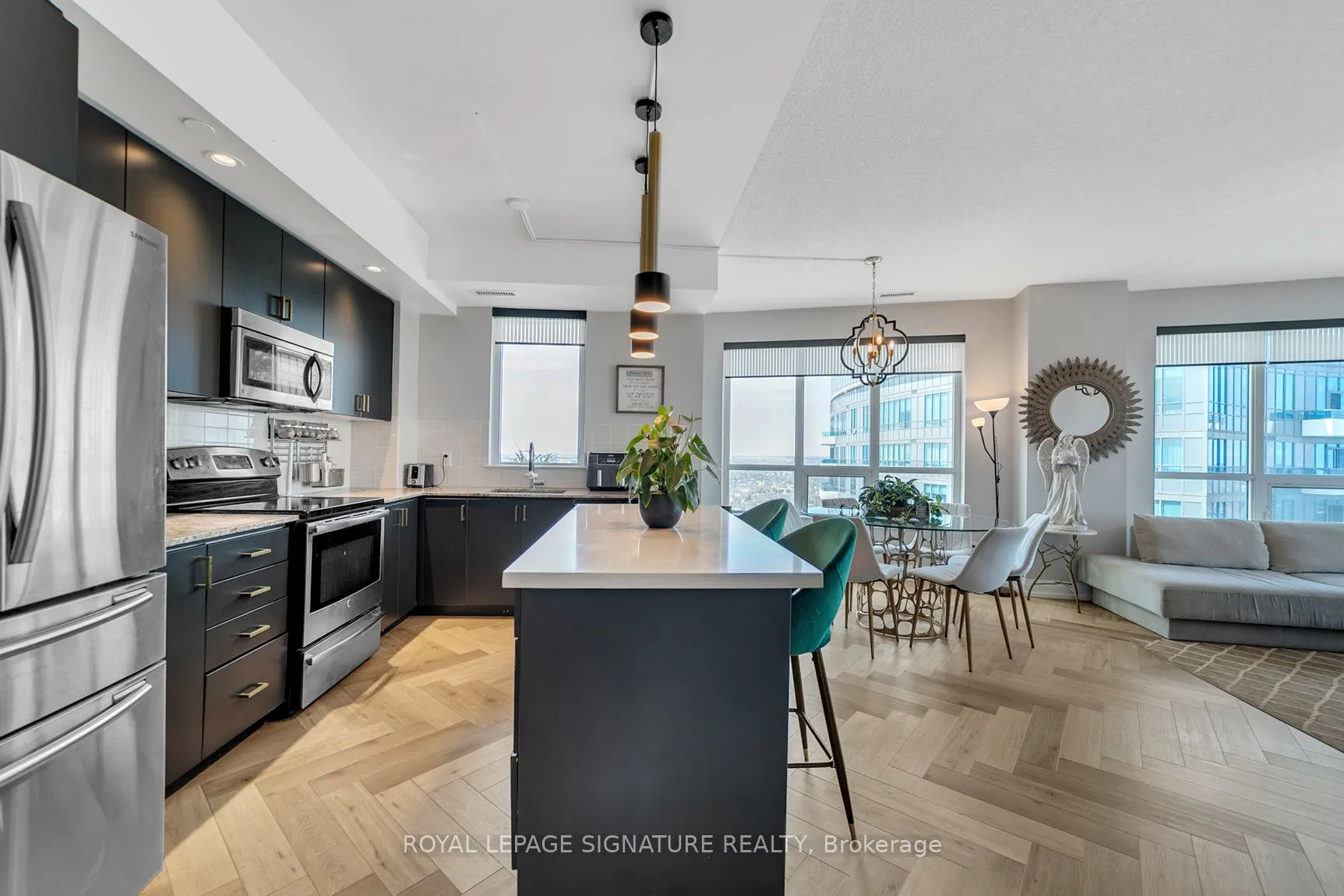 7161 Yonge Street, #Ph316