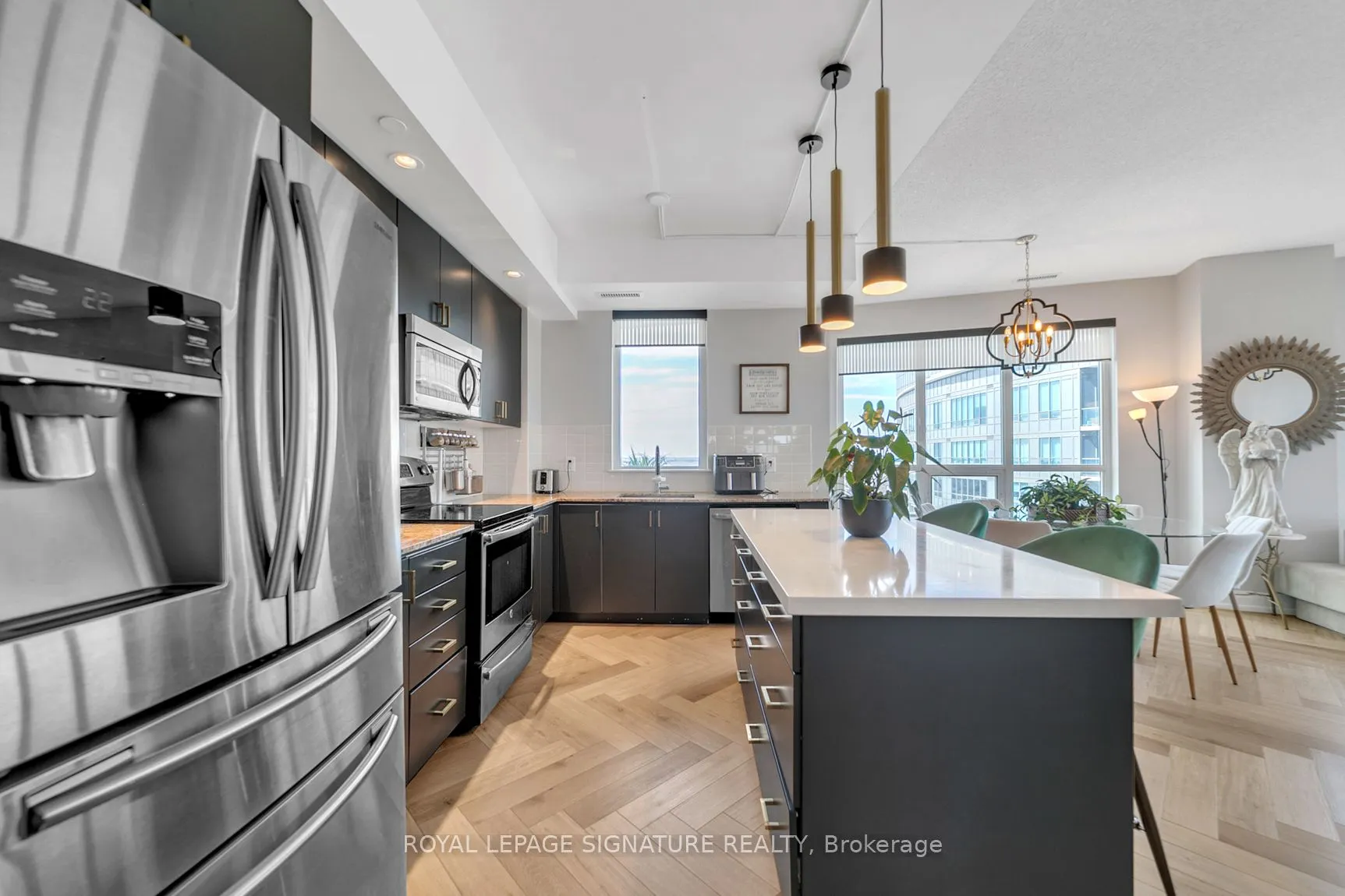 7161 Yonge Street, #Ph316
