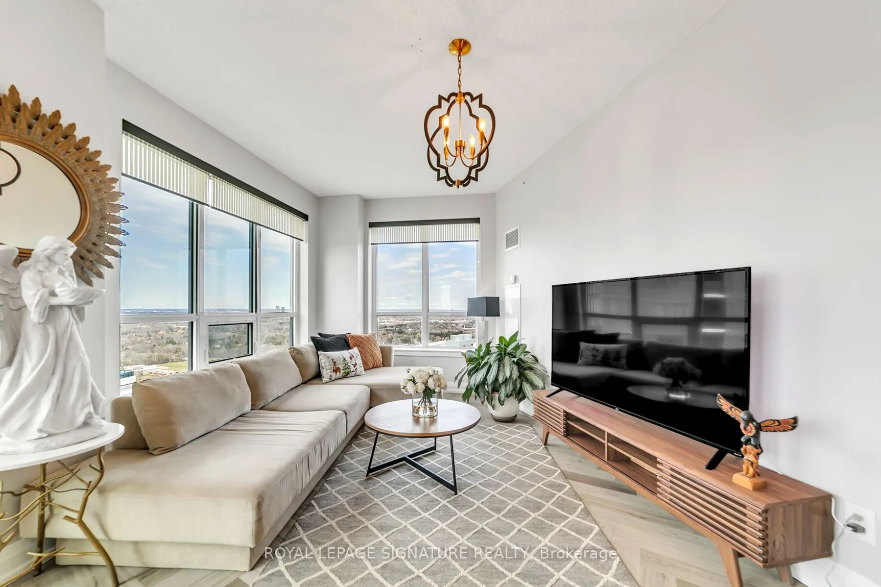 7161 Yonge Street, #Ph316