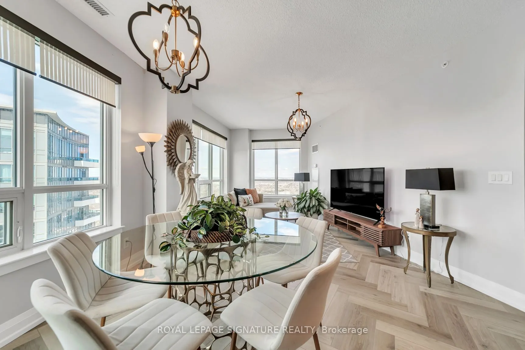 7161 Yonge Street, #Ph316