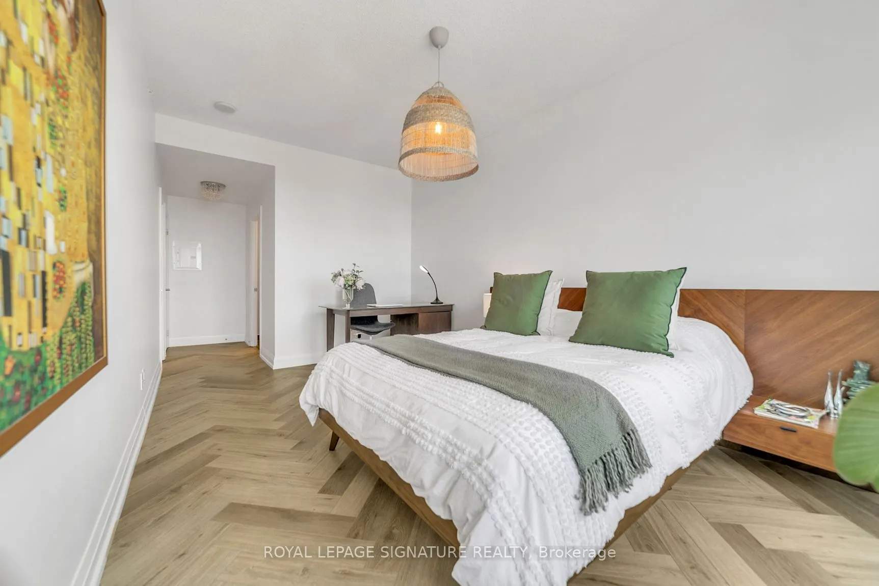 7161 Yonge Street, #Ph316