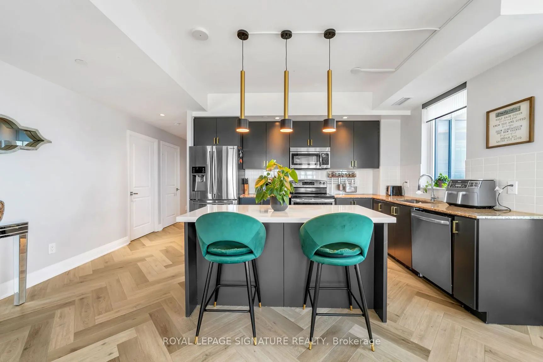 7161 Yonge Street, #Ph316