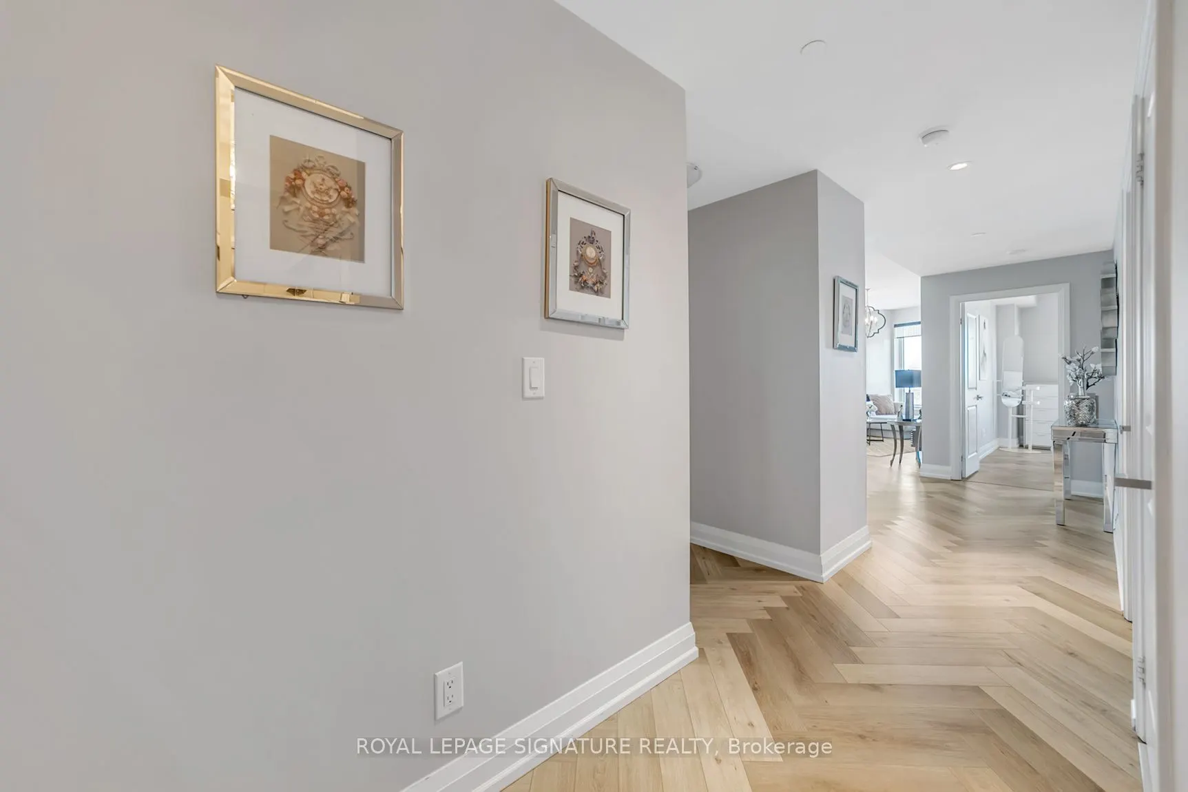 7161 Yonge Street, #Ph316