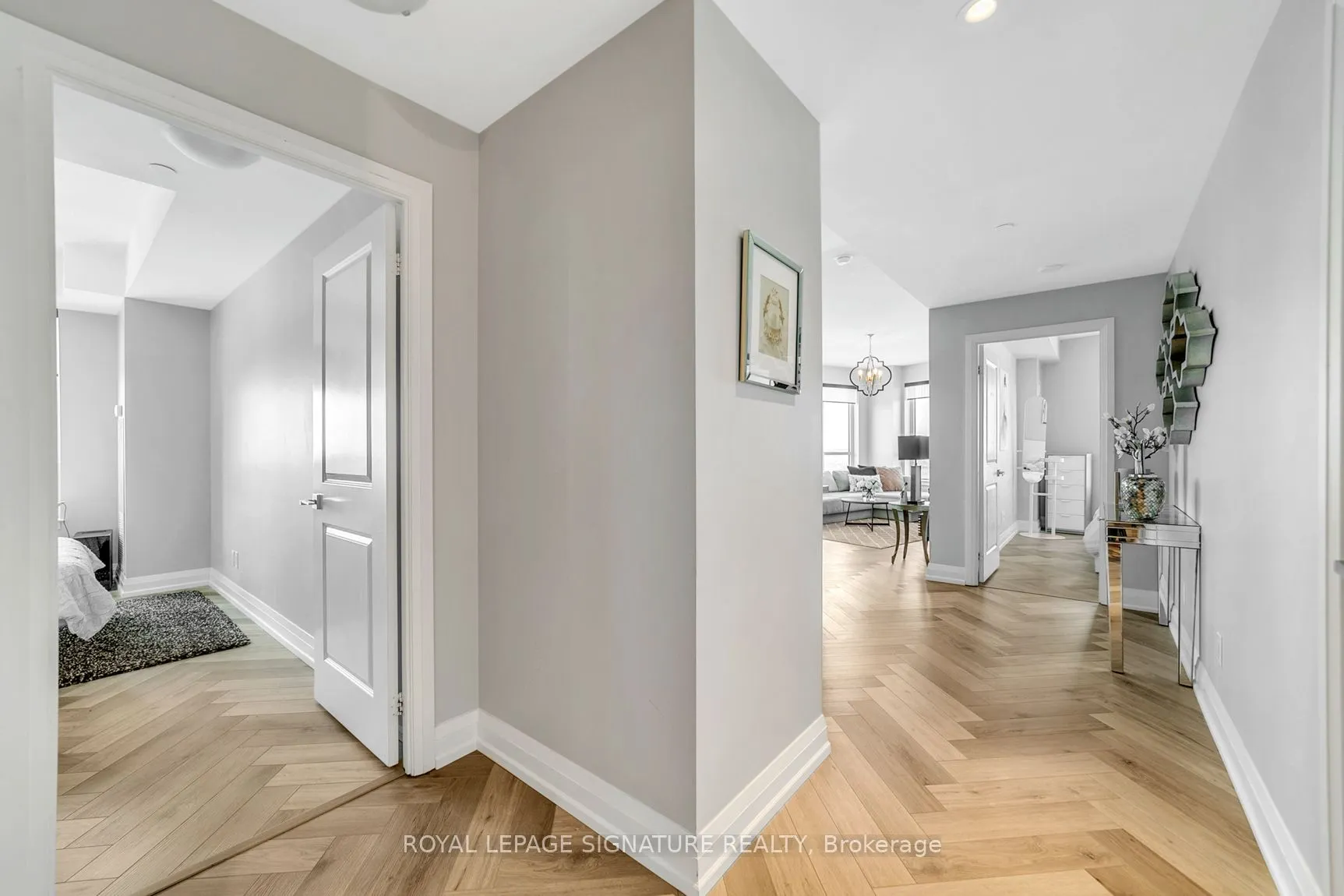 7161 Yonge Street, #Ph316