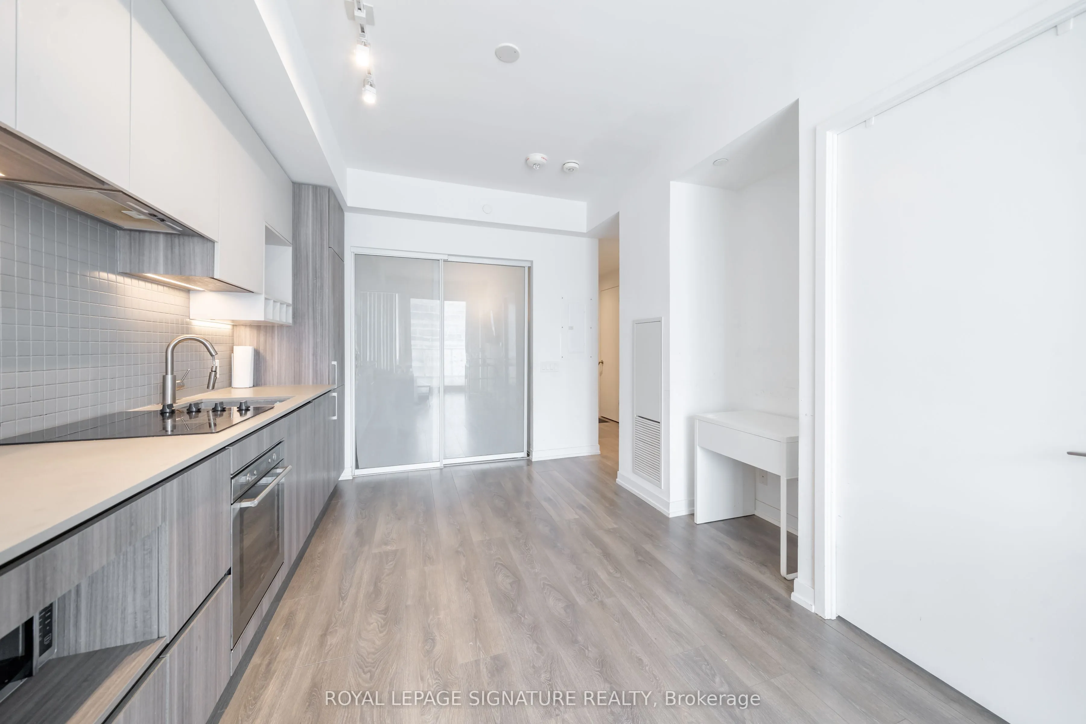 5 Buttermill Avenue #1005