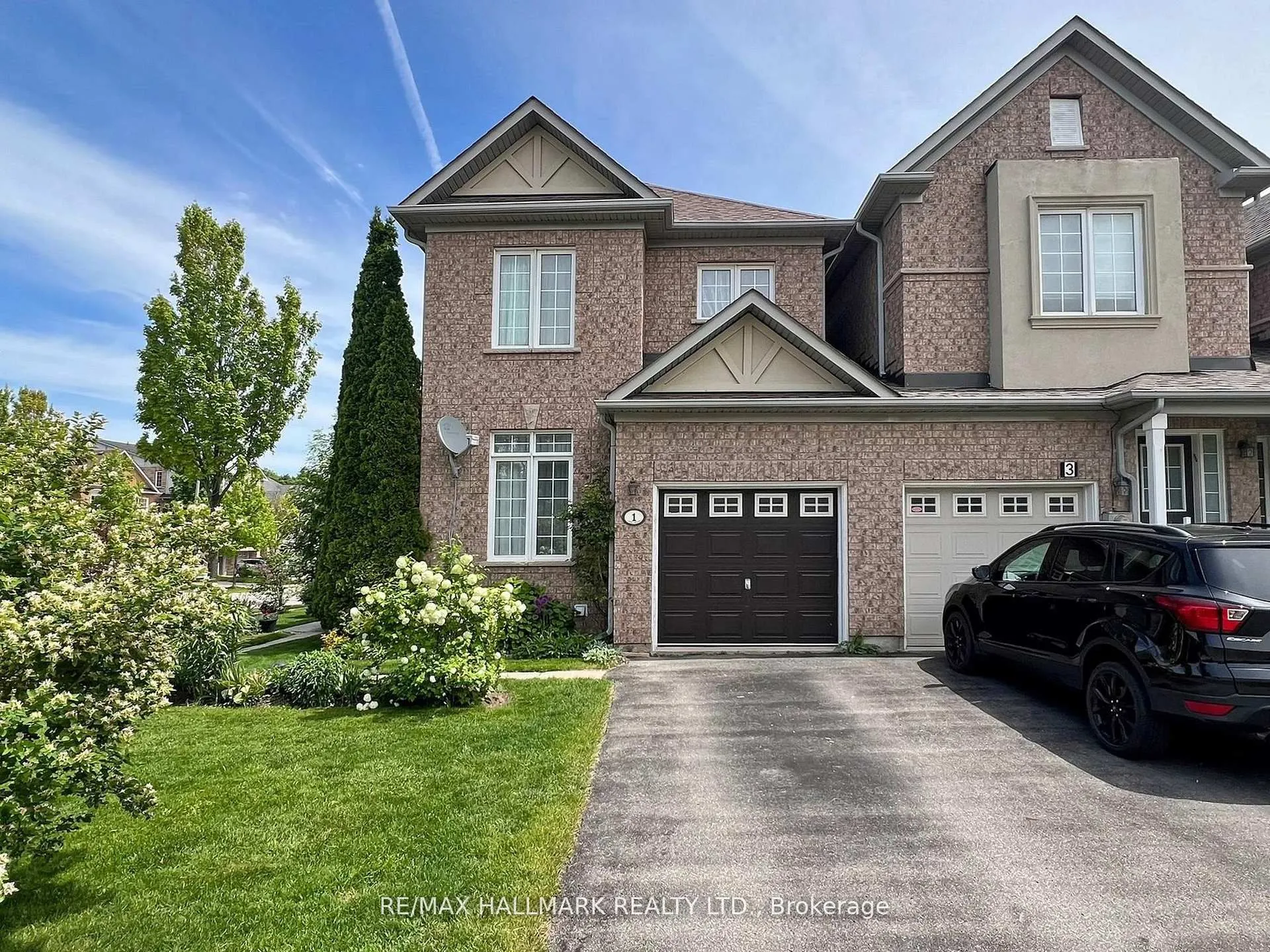 1 Lander Crescent