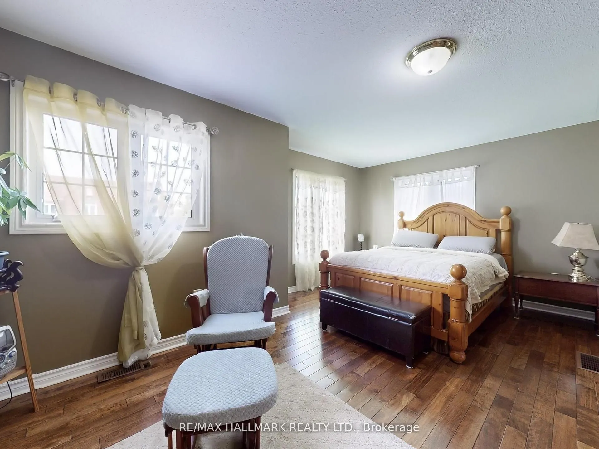 1 Lander Crescent
