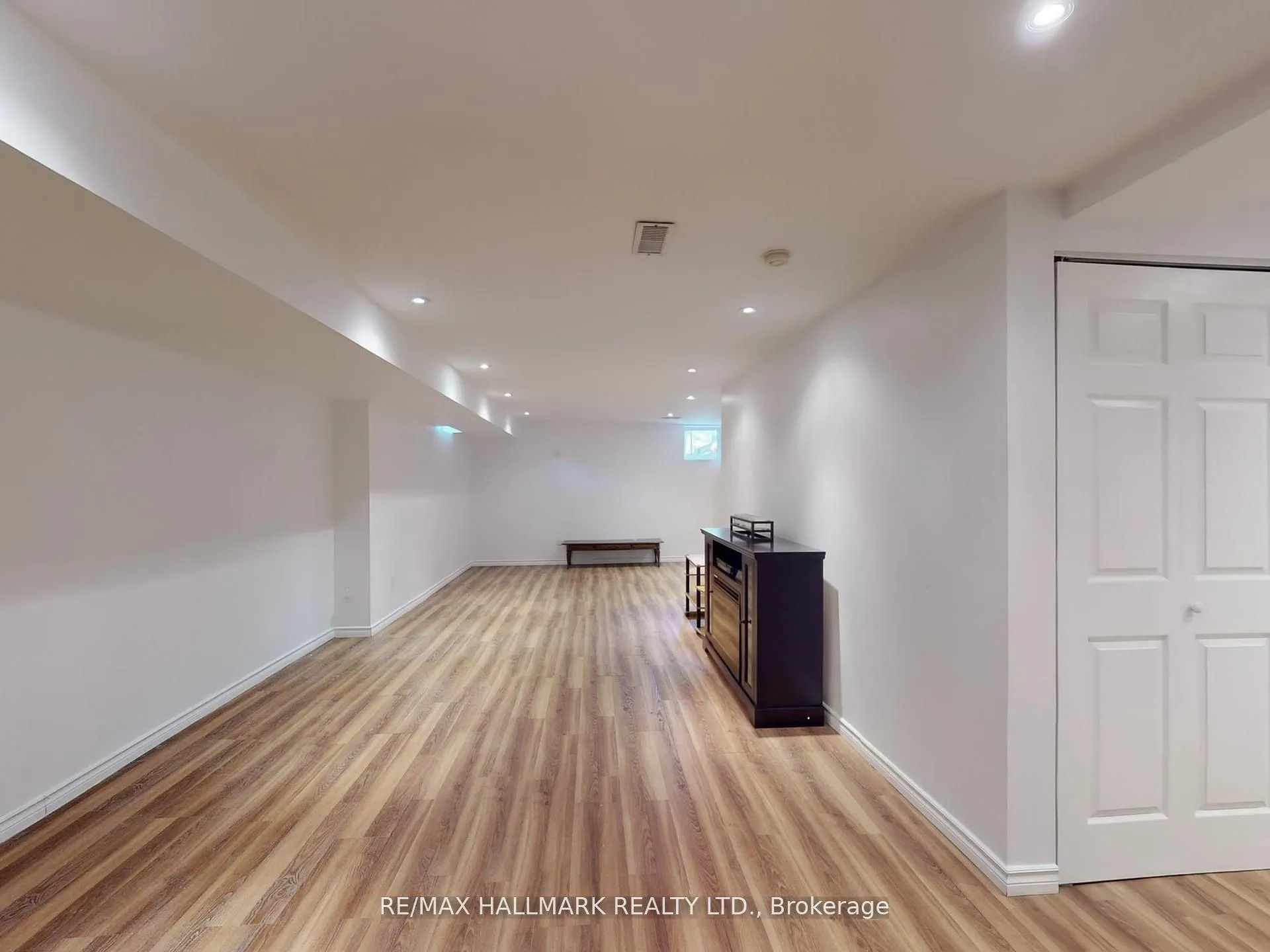 1 Lander Crescent