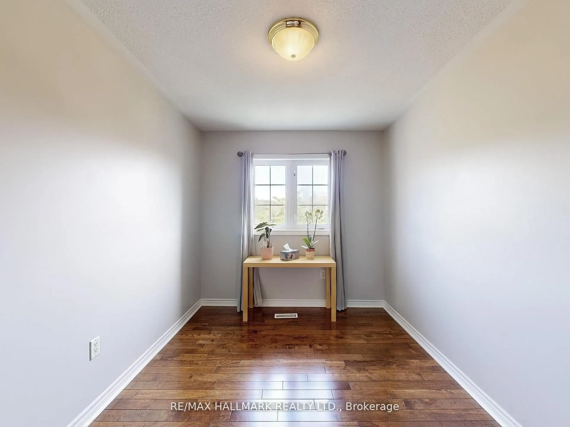 1 Lander Crescent