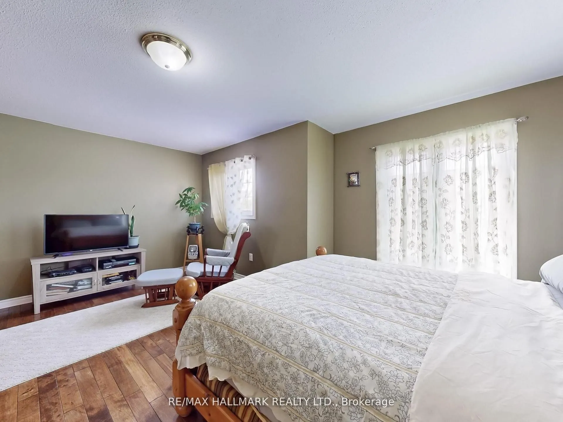 1 Lander Crescent