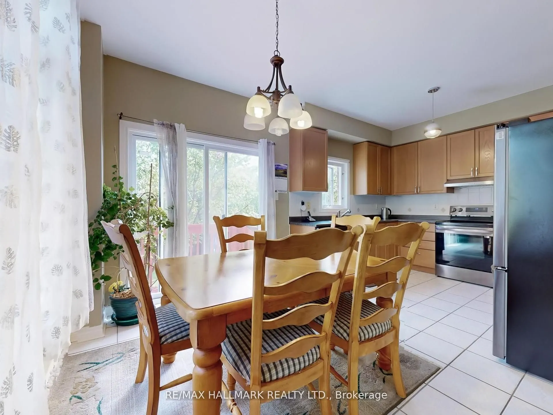 1 Lander Crescent