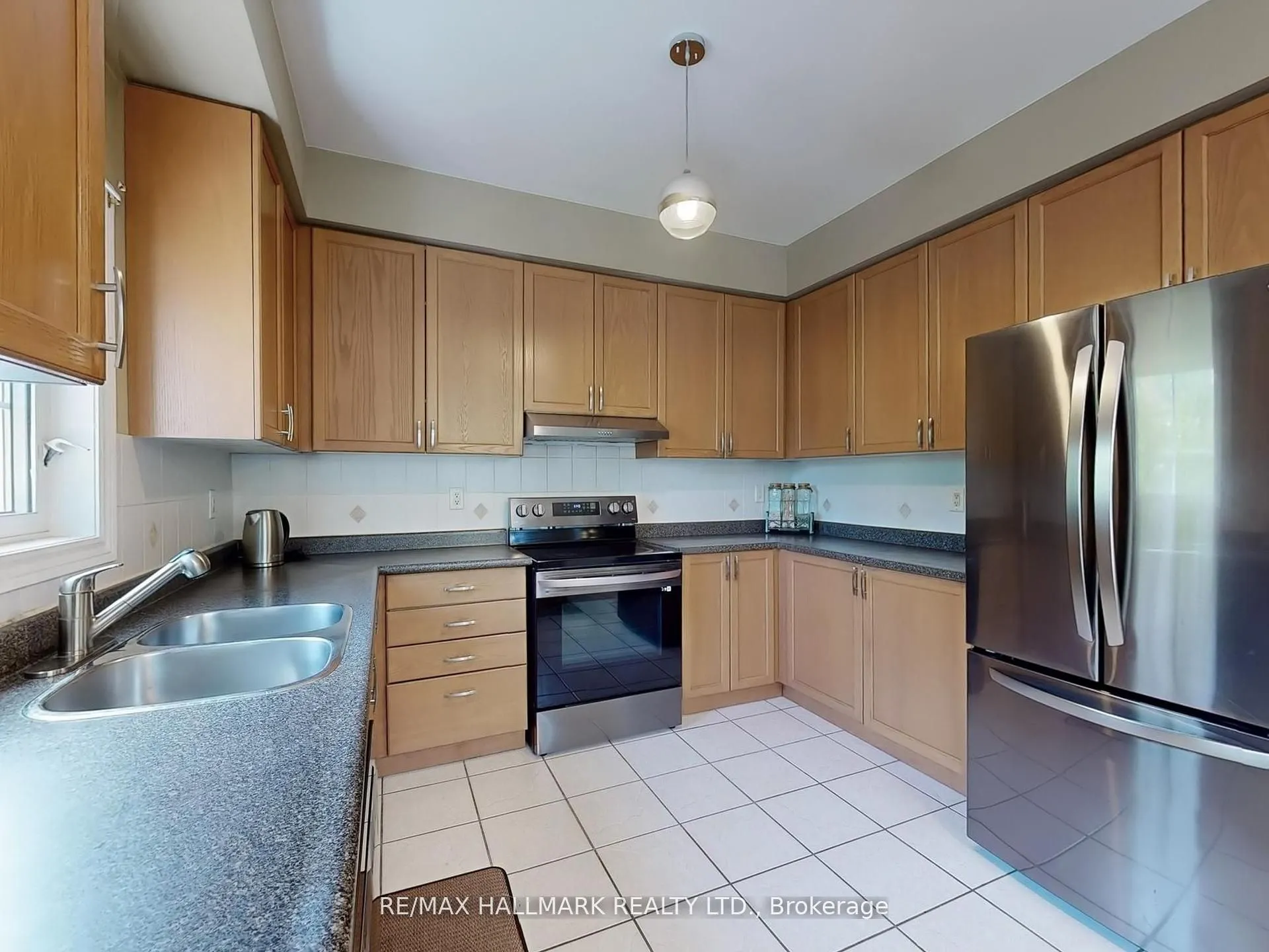 1 Lander Crescent