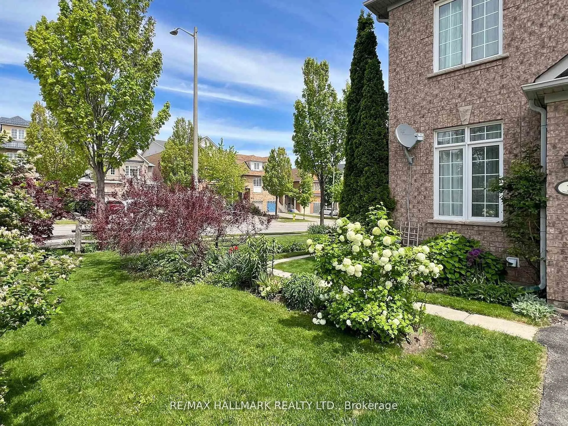 1 Lander Crescent