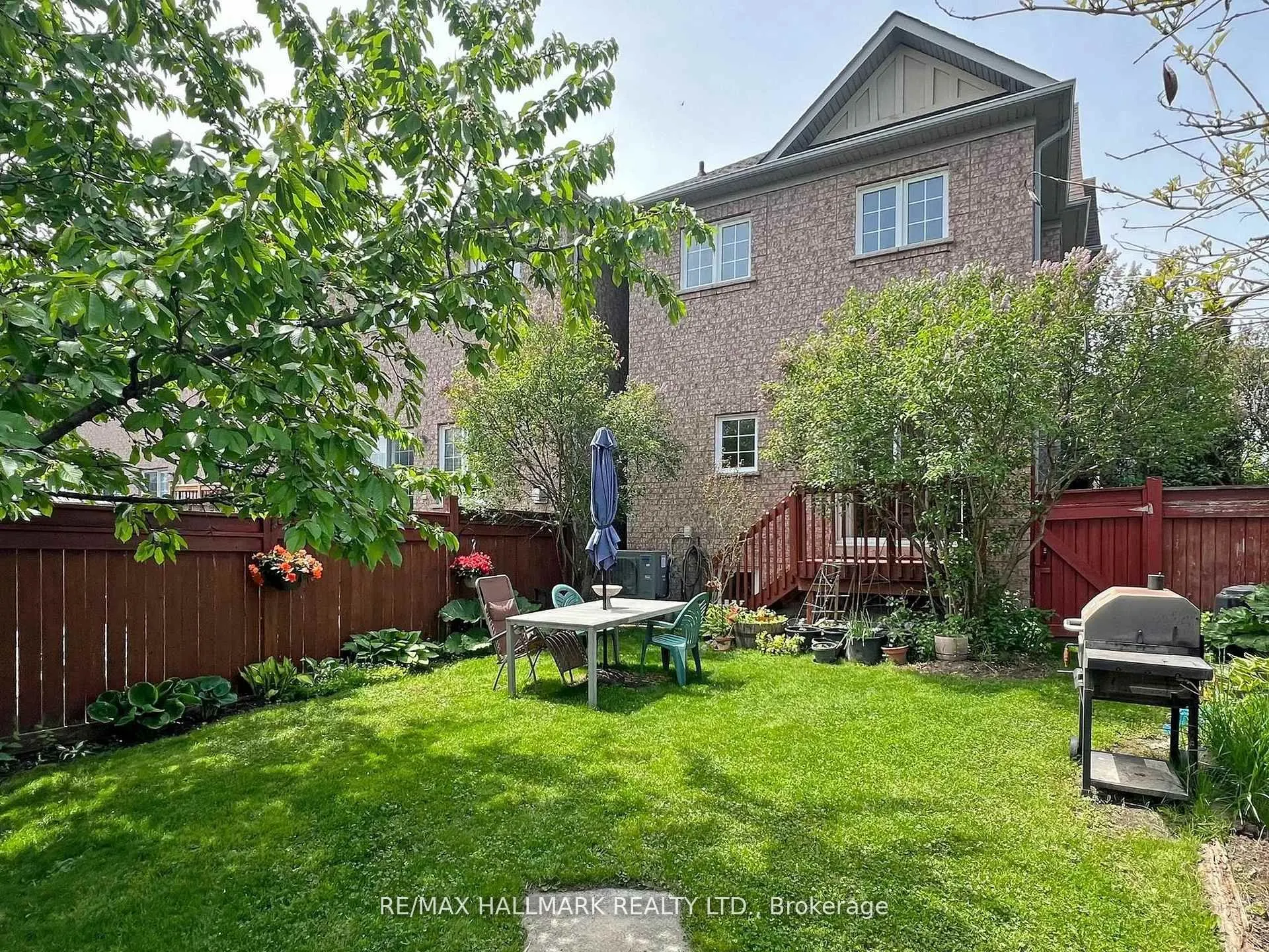 1 Lander Crescent