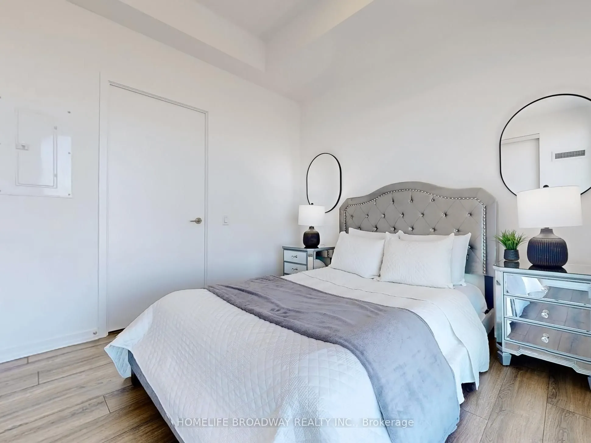 7890 Jane Street, #4809