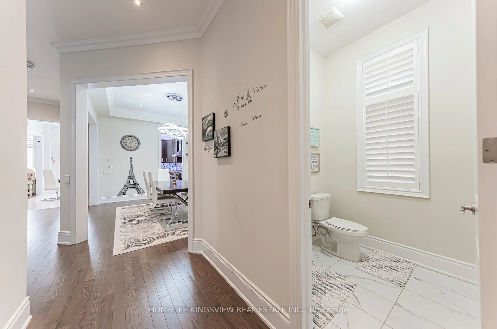 61 Ross Vennare Crescent