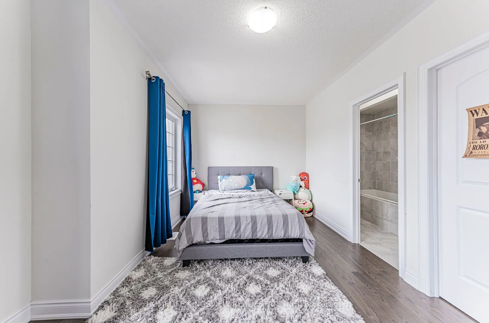 61 Ross Vennare Crescent