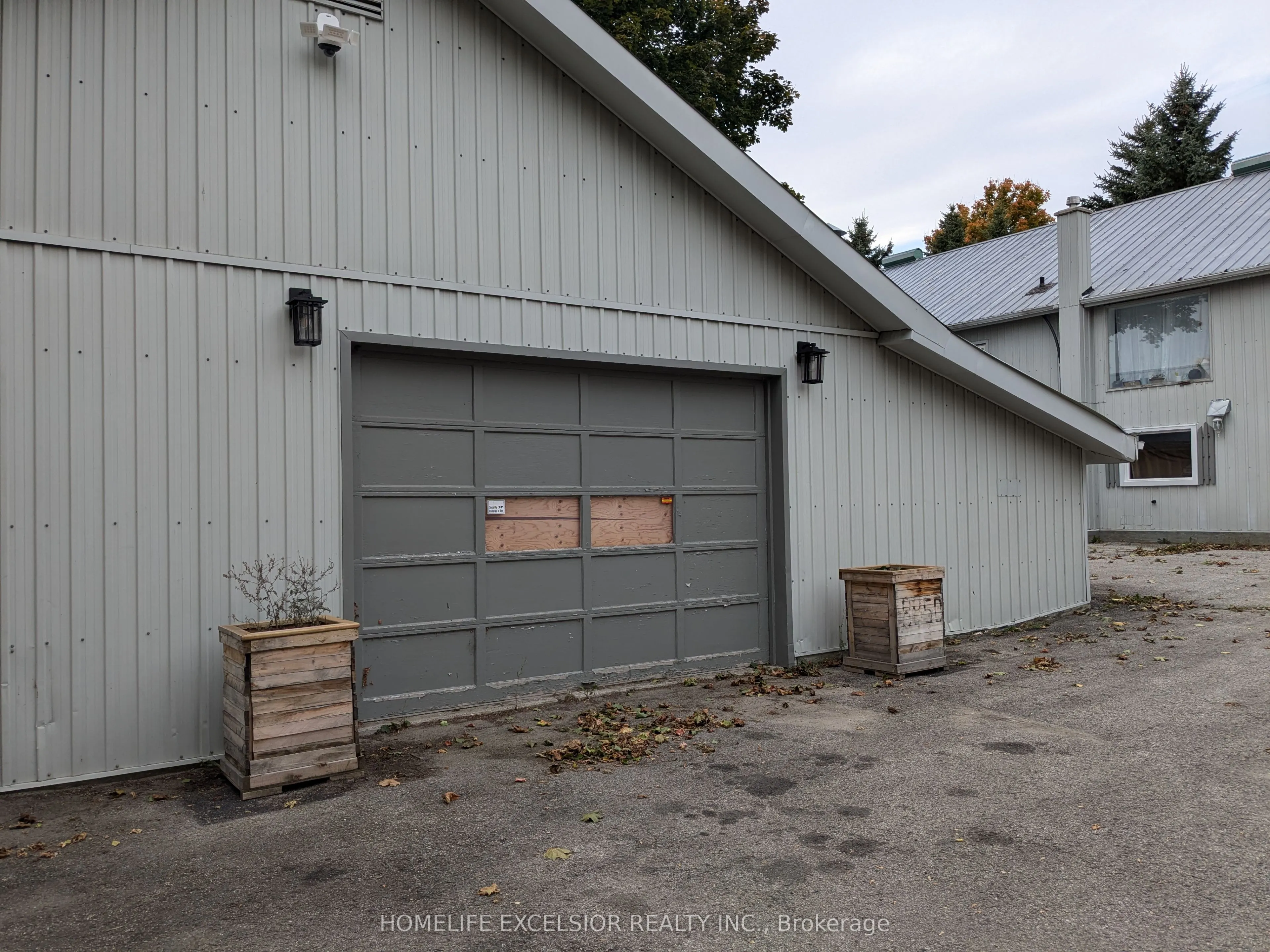 8850 Lake Ridge Road, #Detached Home