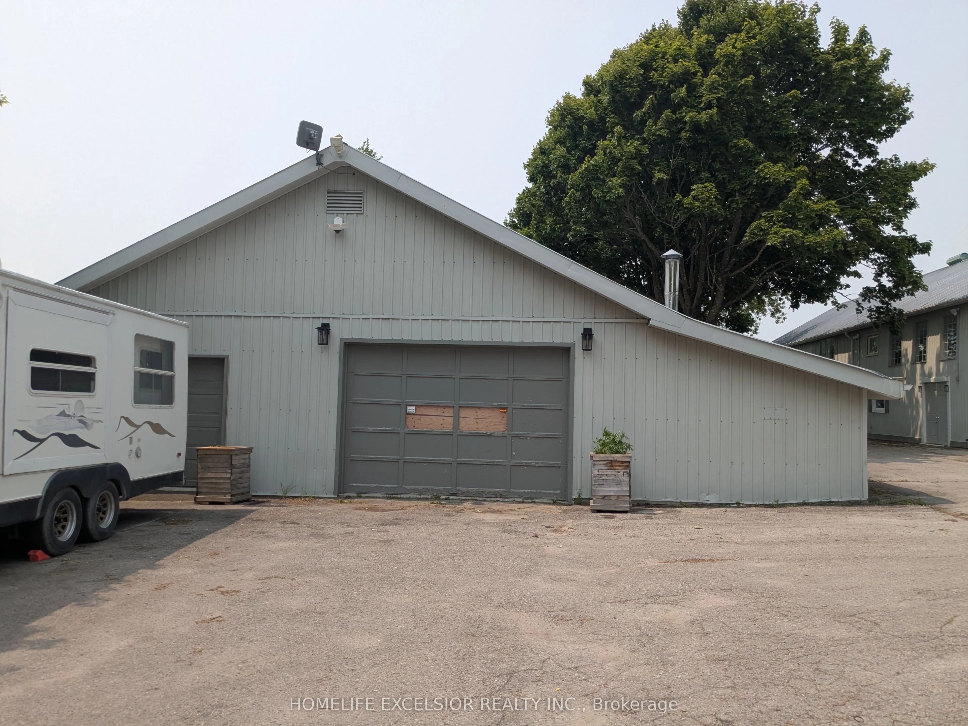 8850 Lake Ridge Road, #Detached Home