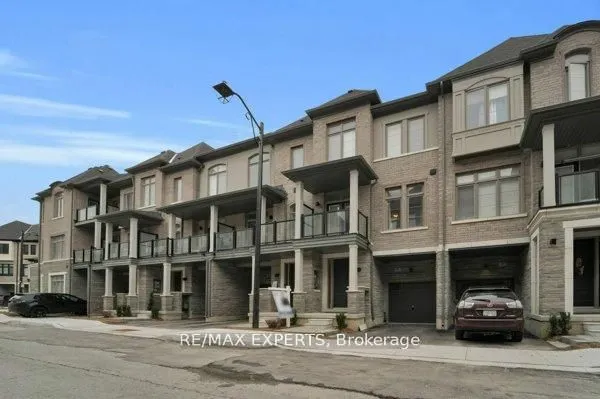 87 De La Roche Drive N
