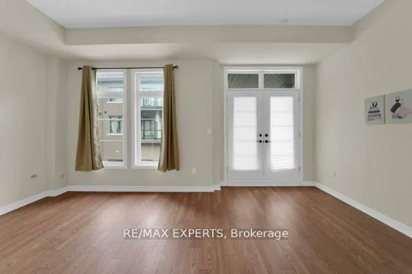 87 De La Roche Drive N