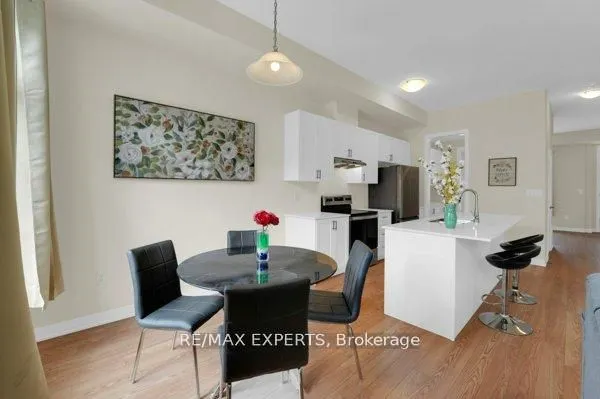 87 De La Roche Drive N