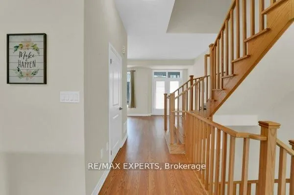 87 De La Roche Drive N