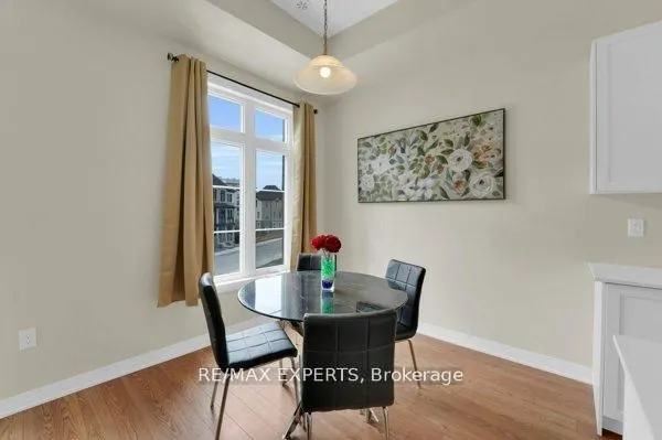 87 De La Roche Drive N