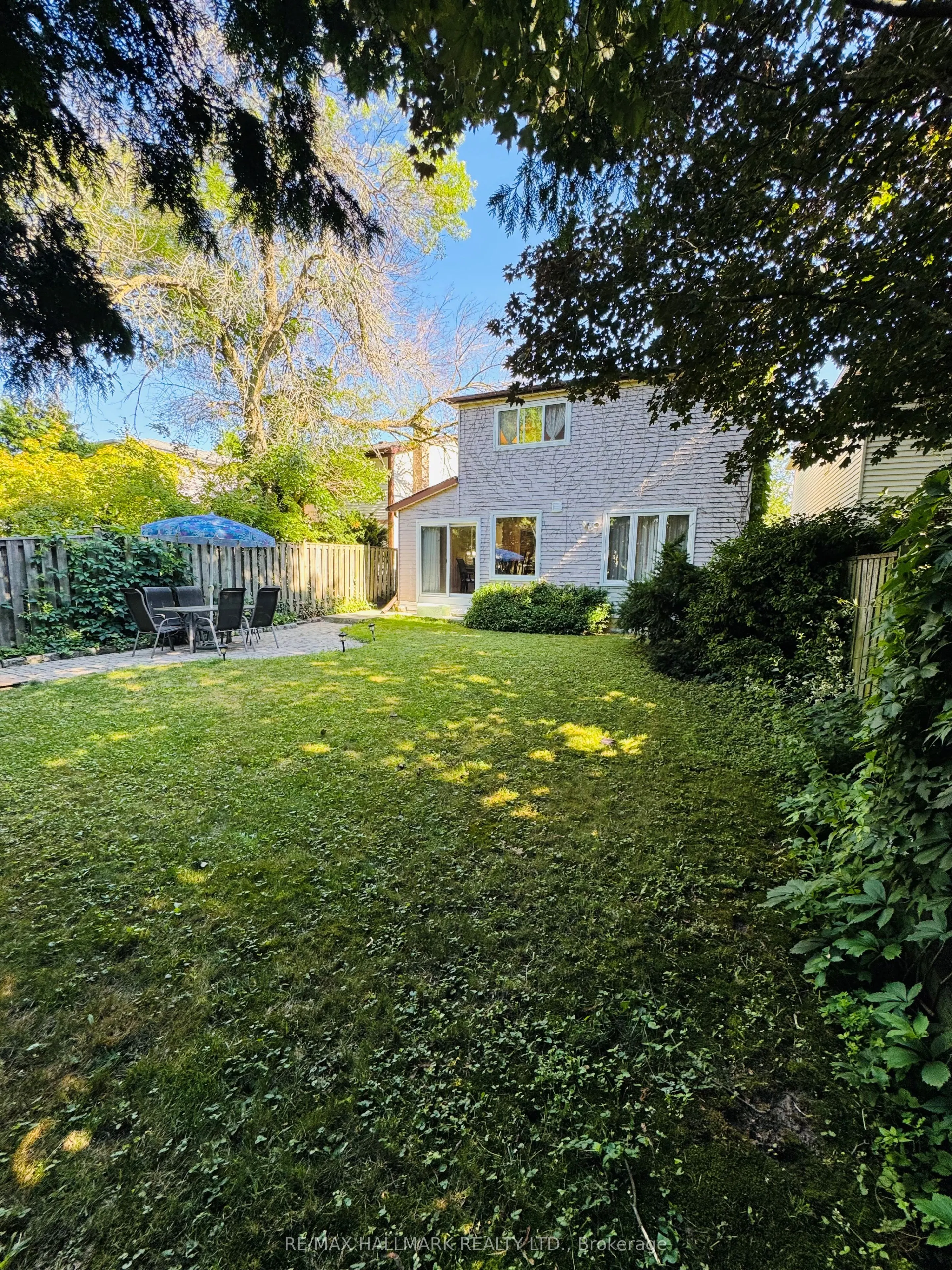 40 Lillooet Crescent