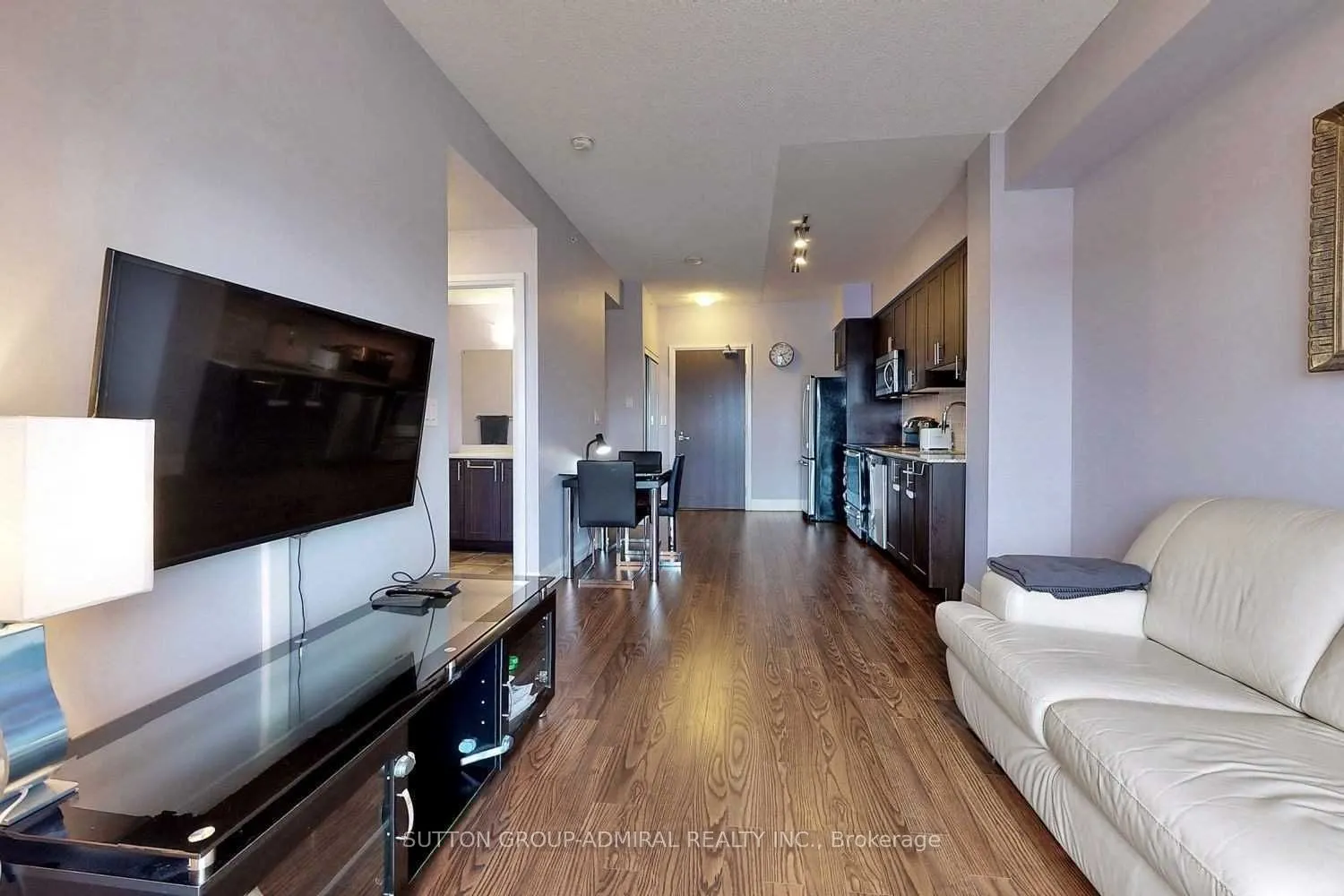7161 Yonge Street, #619