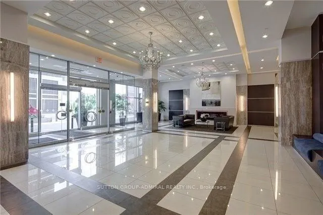 7161 Yonge Street, #619