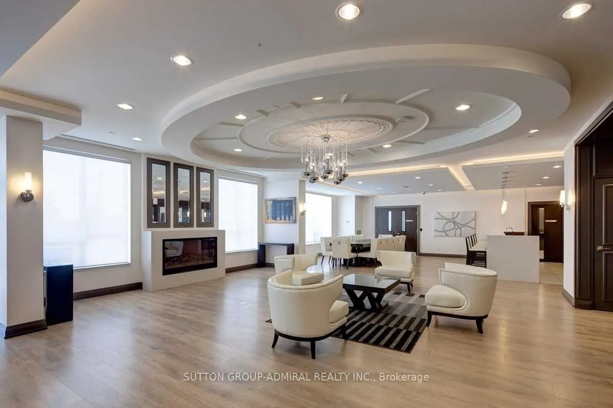 7161 Yonge Street, #619