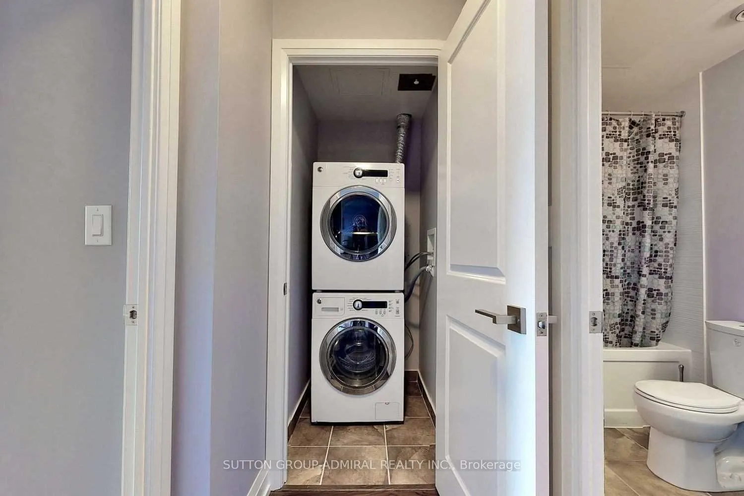 7161 Yonge Street, #619