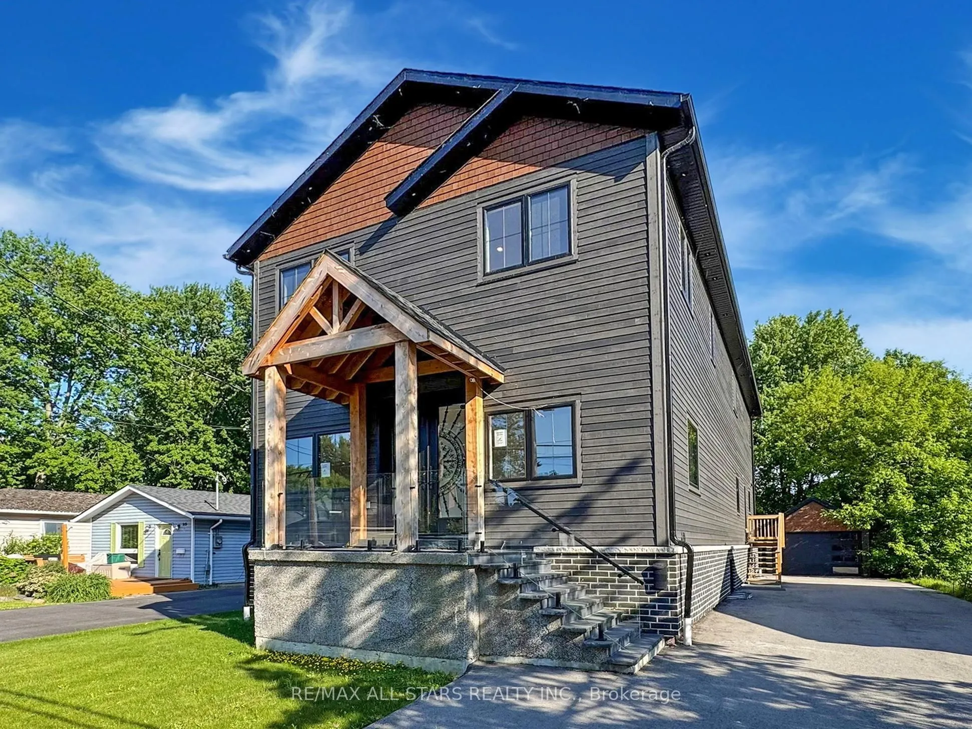 215 Bayview Avenue