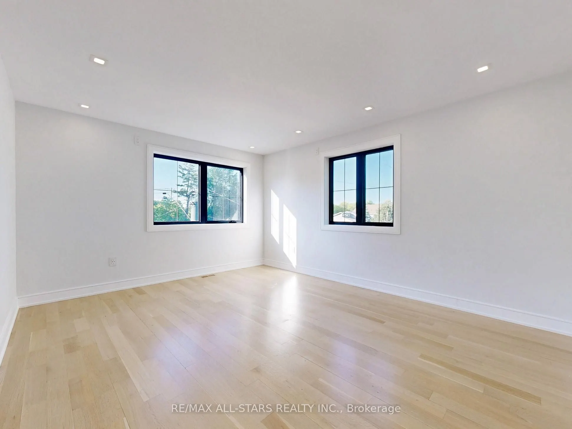 215 Bayview Avenue