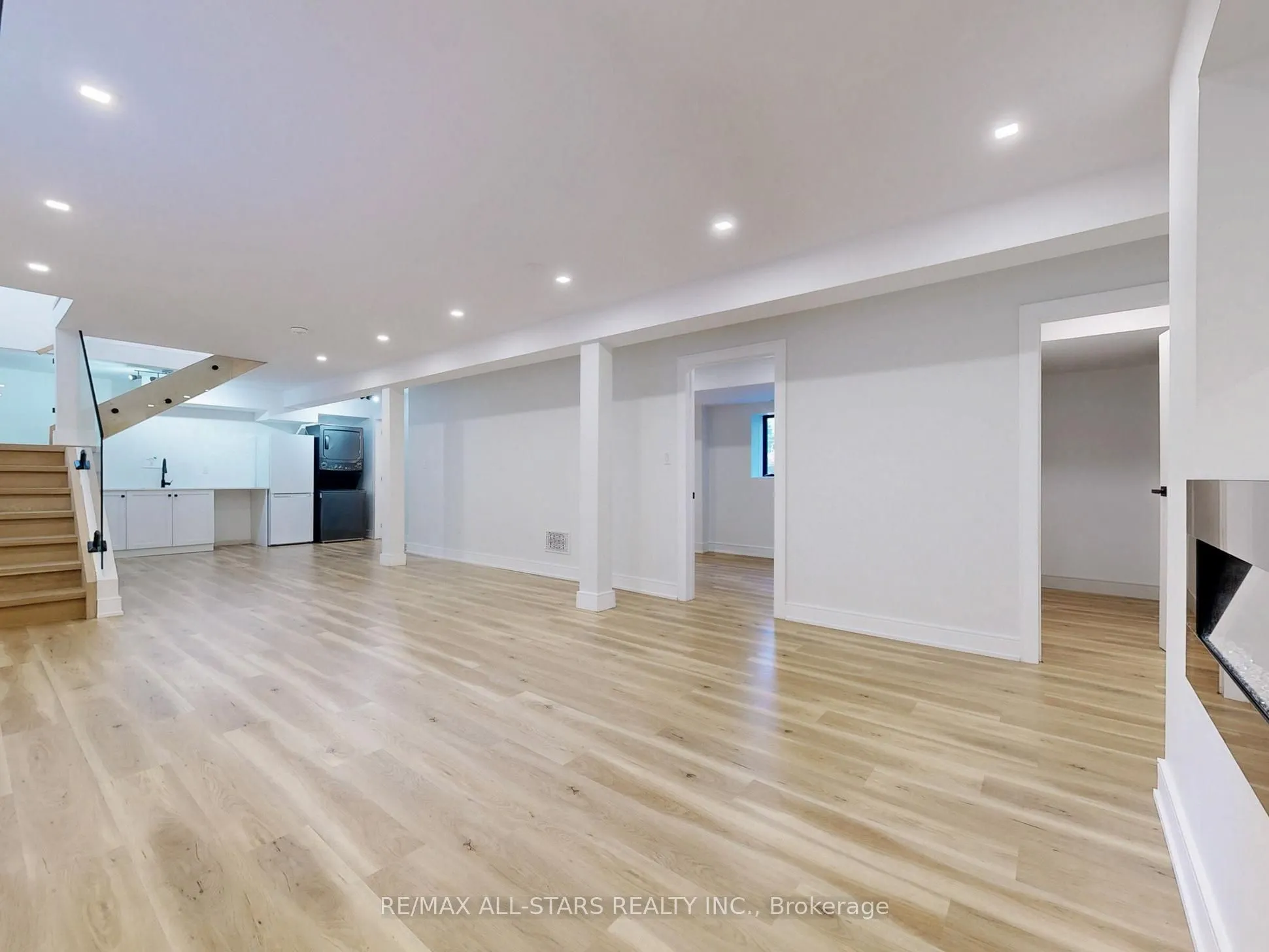215 Bayview Avenue