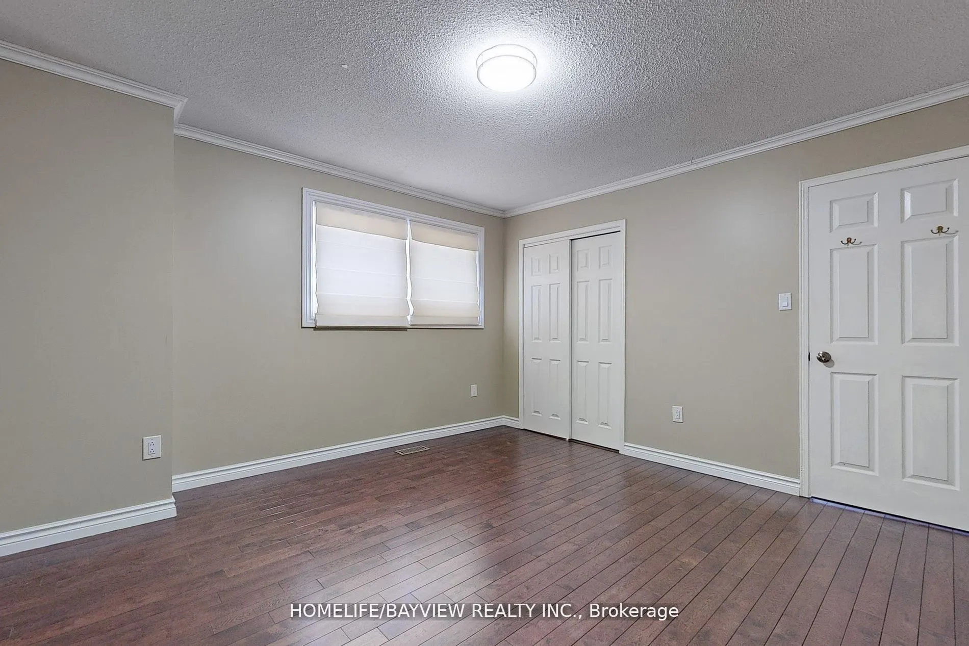 883 Leslie Valley Drive