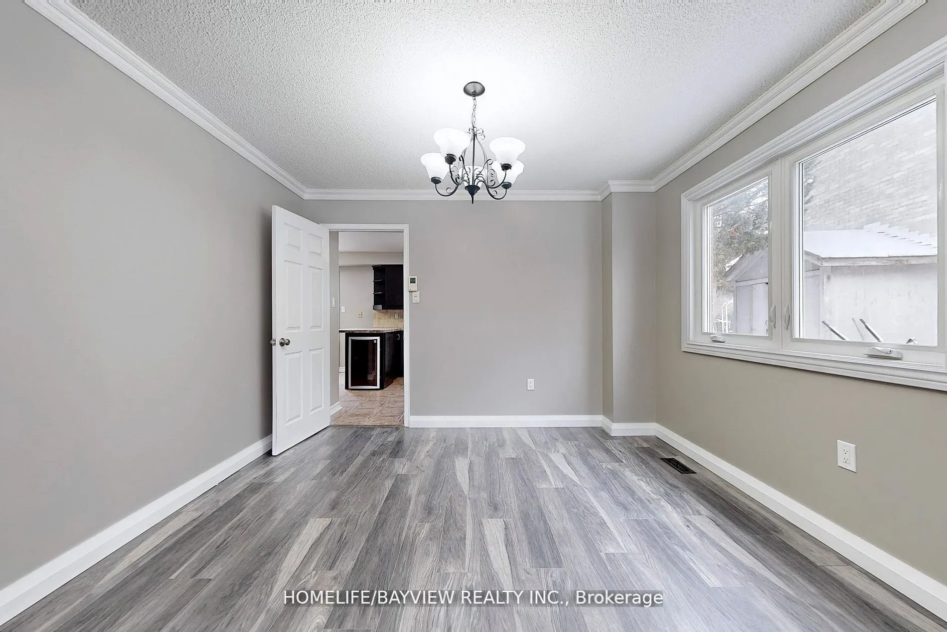 883 Leslie Valley Drive