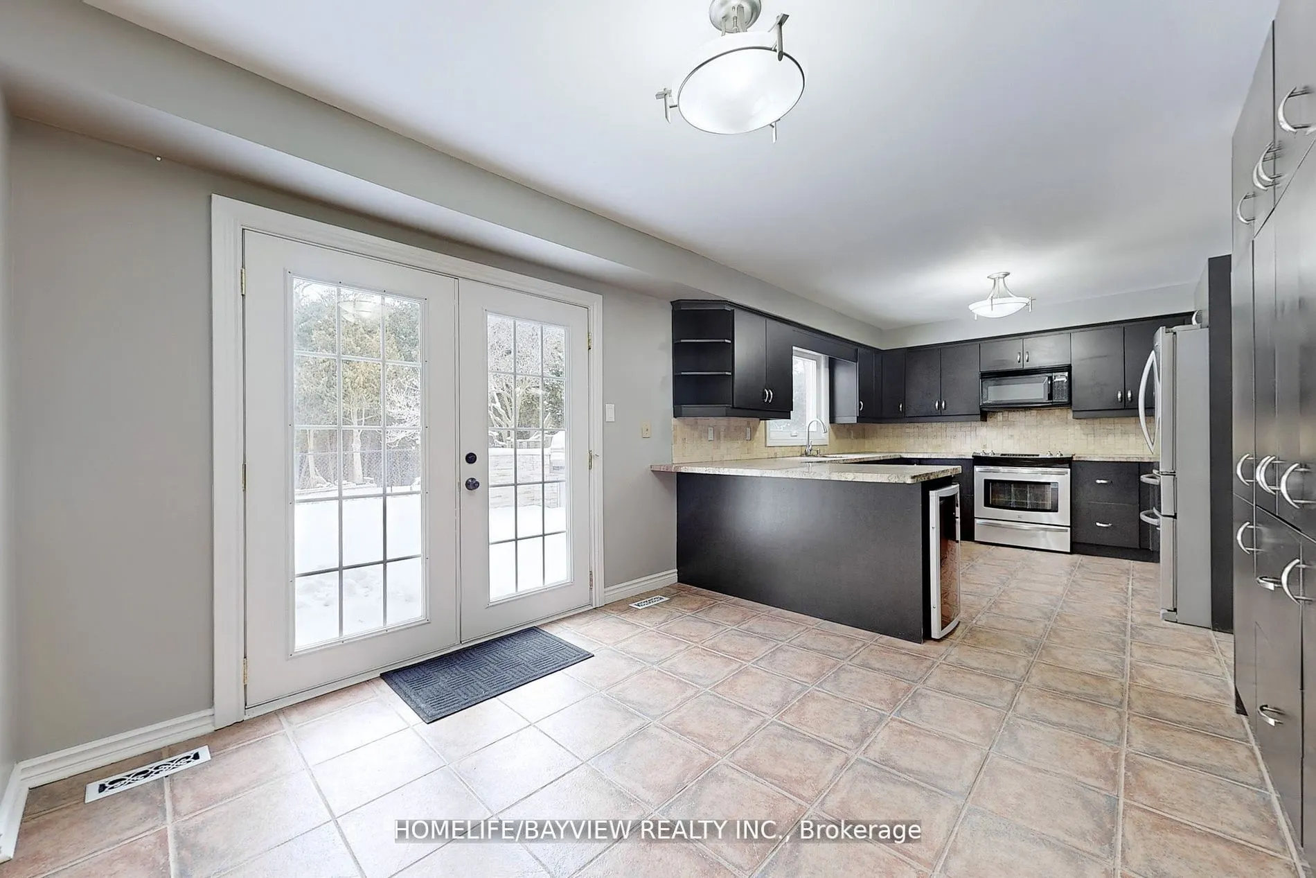 883 Leslie Valley Drive