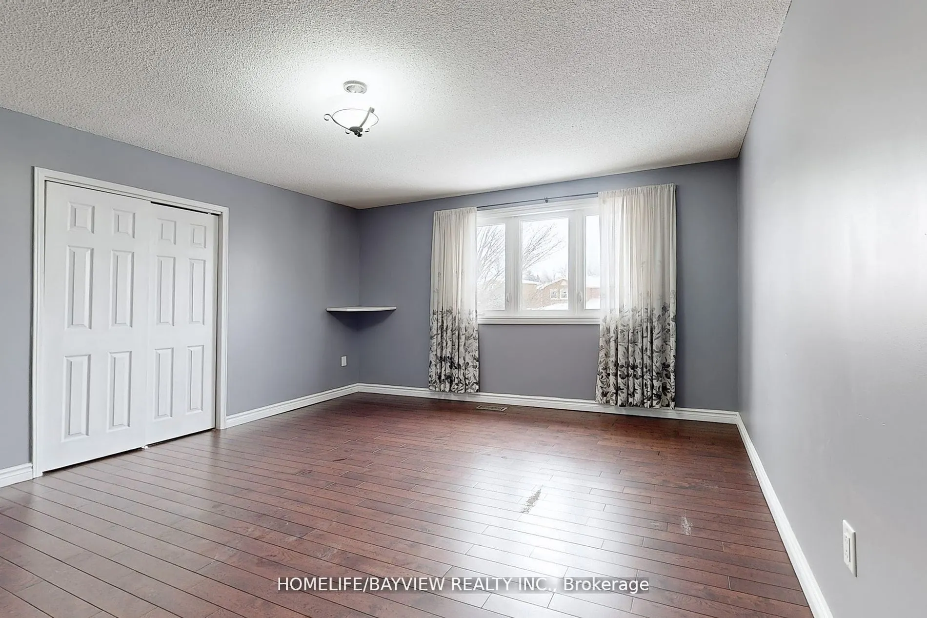 883 Leslie Valley Drive