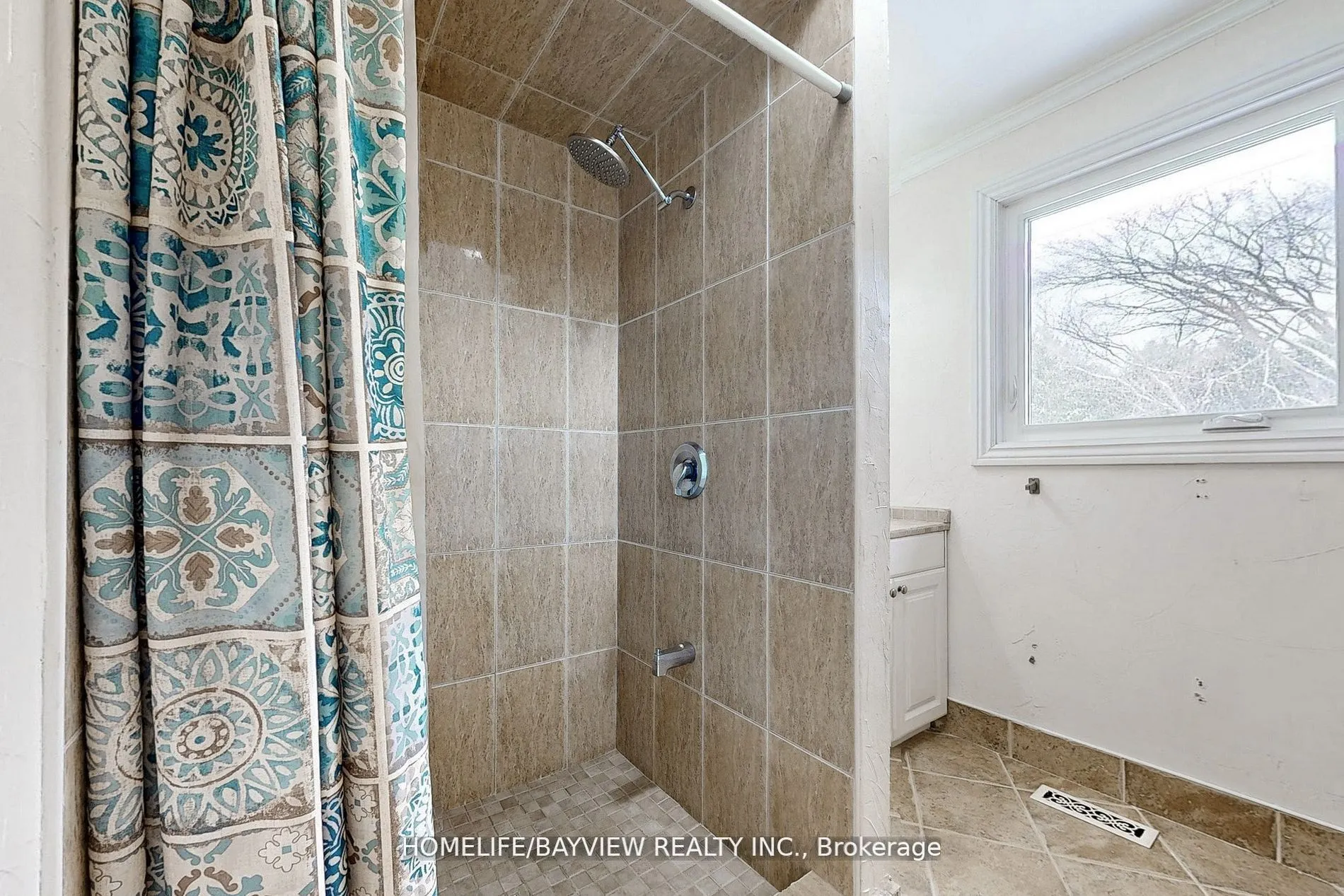 883 Leslie Valley Drive
