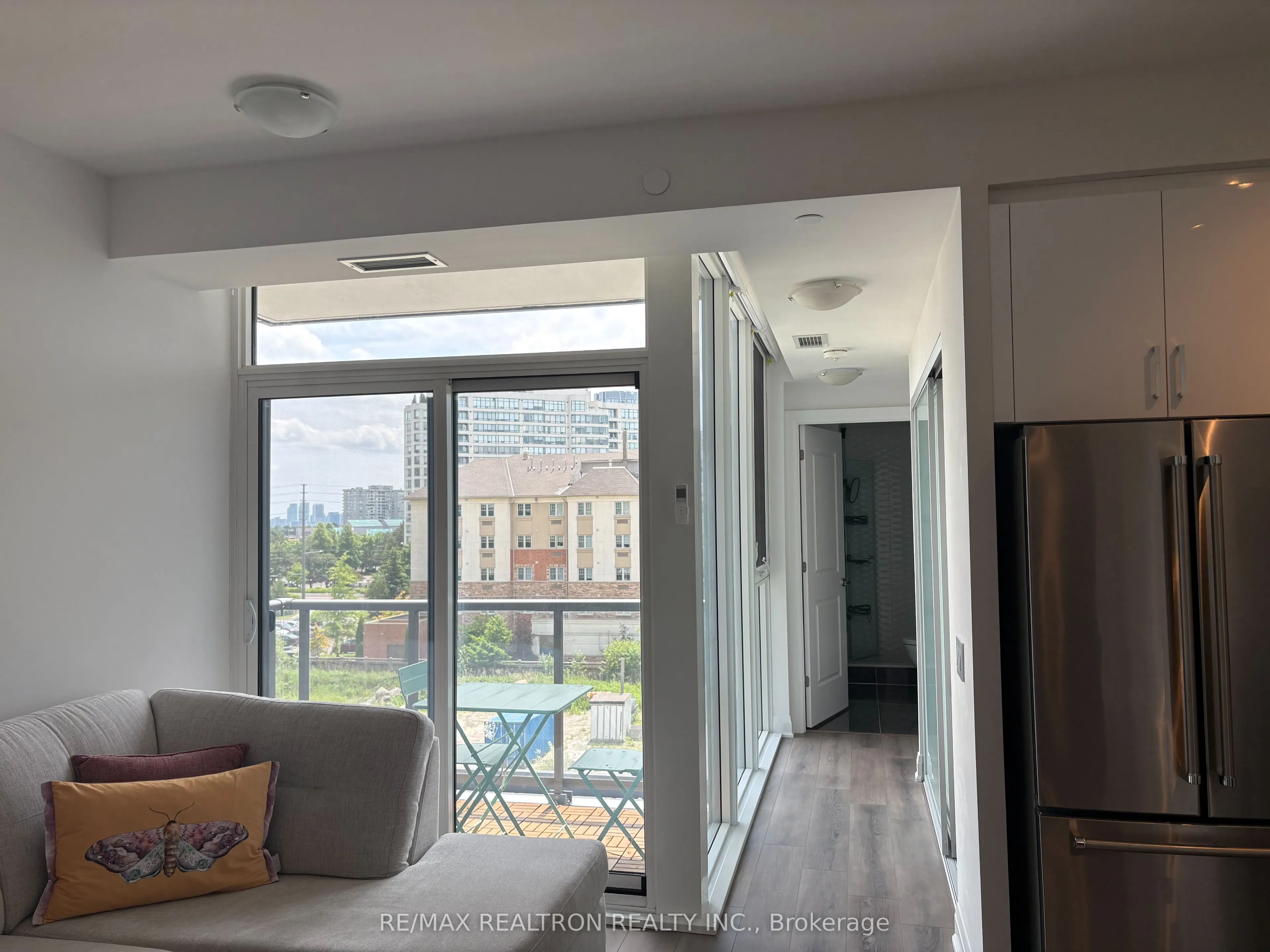 10 Gatineau Drive, #403W