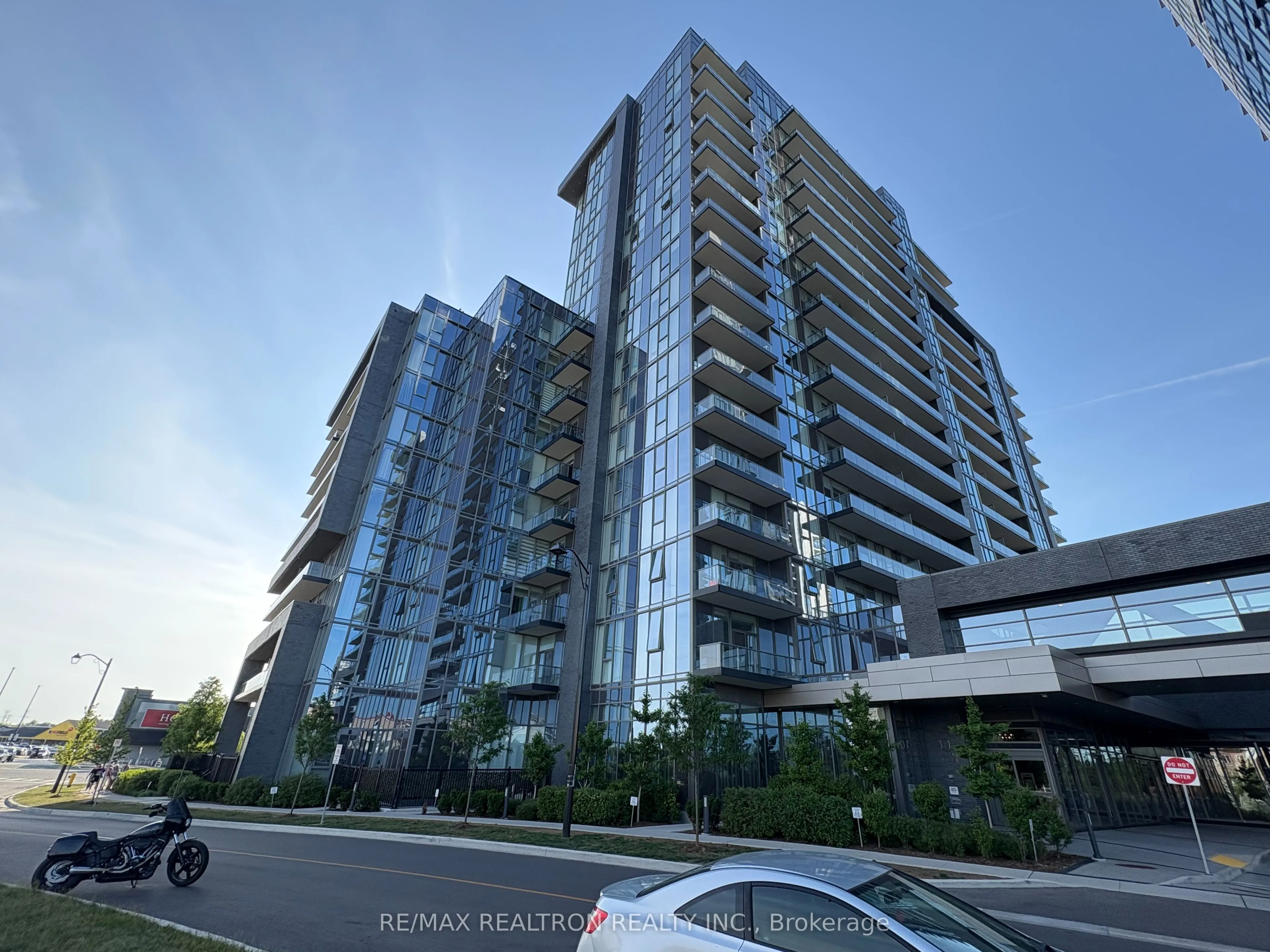 10 Gatineau Drive, #403W